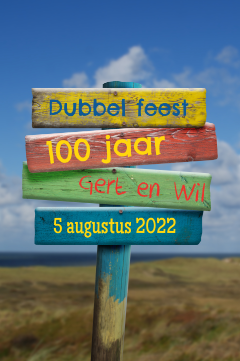 Uitnodiging samen 100 jaar voor een verjaardag met borden van hout