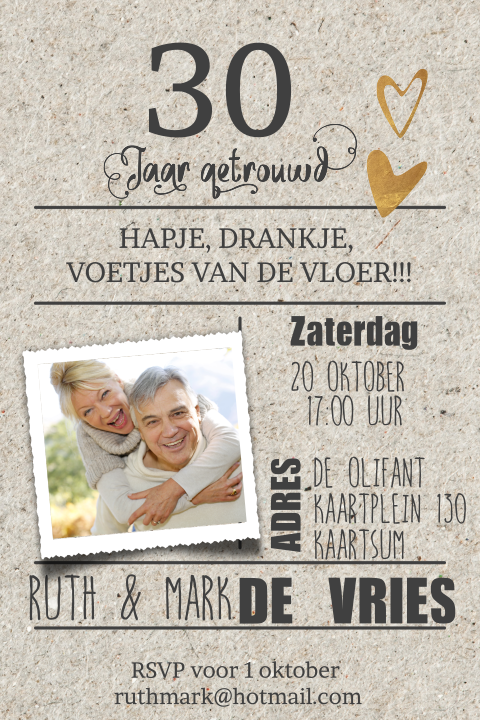 Uitnodiging 30 jaar getrouwd met gouden details en typografie