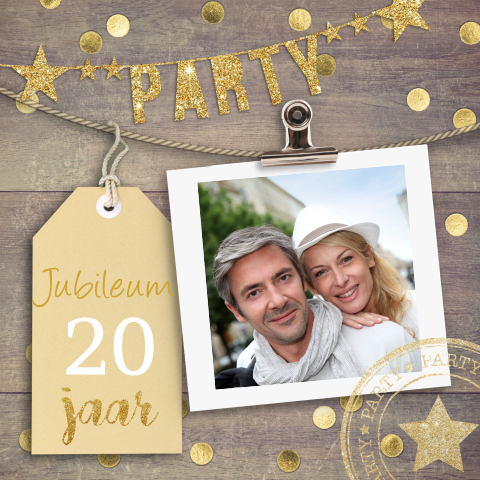 Uitnodiging 20 jarig jubileum met hout en confetti