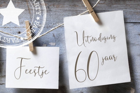 Verjaardagsuitnodiging 60 jaar liggend polaroid hout