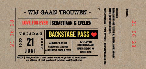 Trouwkaart gedrukt op echt kraft karton in ticket vorm