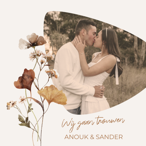 Aquarel trouwkaart met bloemen en eigen foto