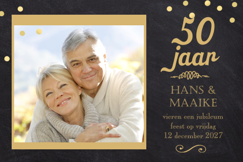 Uitnodiging voor 50 jarig jubileum zwarte look en gouden confetti