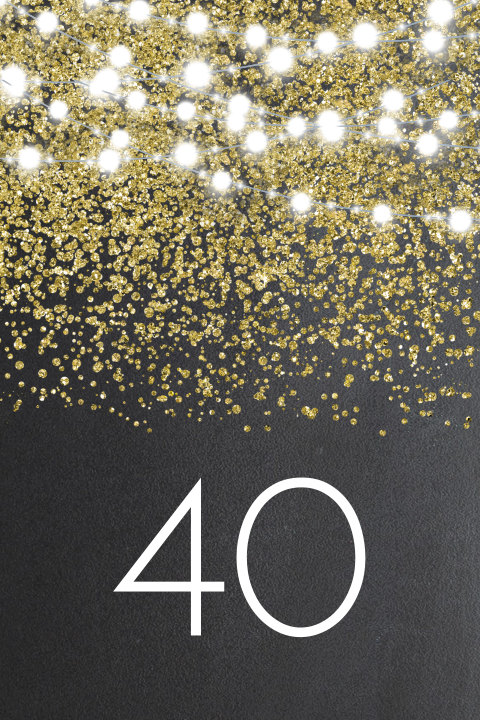 Verjaardagsuitnodiging 40 jaar met gouden glitters op krijtbord