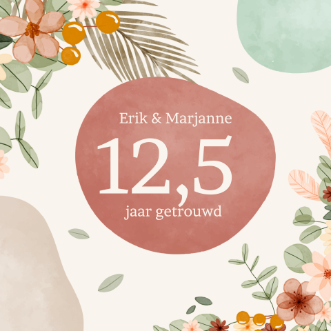 Uitnodiging jubileum 12,5 met abstracte elementen