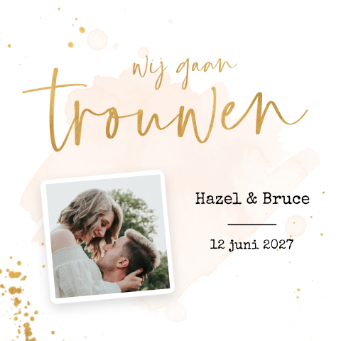 Trouwkaart met foto en verfspatten roze wit pastel