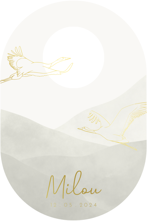 Ovaal geboortekaartje met bergen zon en kraanvogels
