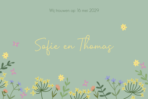 Trouwkaart met roze en gele bloemen op een groene achtergrond