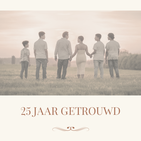Uitnodiging jubileumfeest met een familiefoto