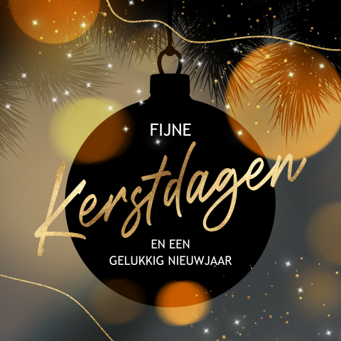 Stijlvolle kerstkaart met sfeervolle kerstballen