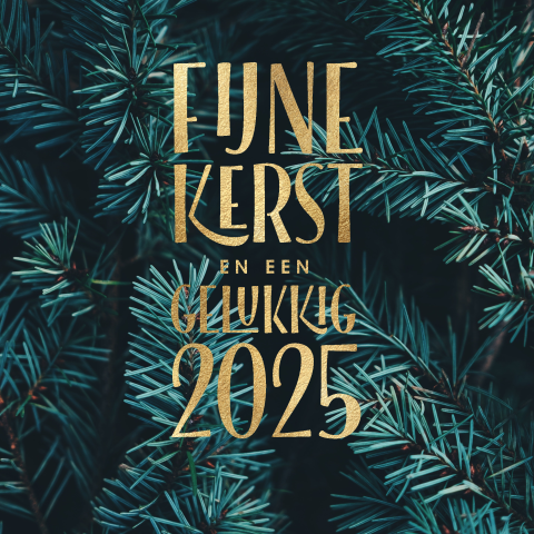 Kerstkaart met foto dennentakken 2025 nieuwjaarskaart