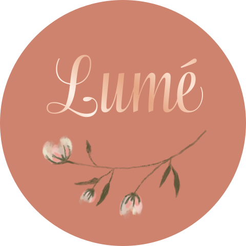 Sluitsticker met een bloemen takje en foliedruk