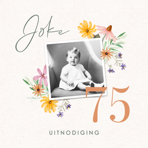 Uitnodiging verjaardag vrouw met bloemen