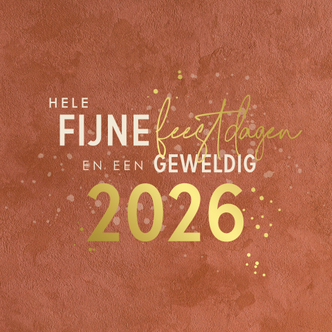 Originele kerstkaart roestbruin met goudfolie