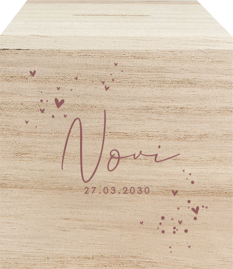 Houten spaarpot met hartjes en naam