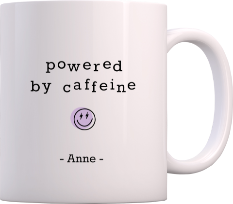 Mok met powered by caffeine tekst als grappig collega­cadeau