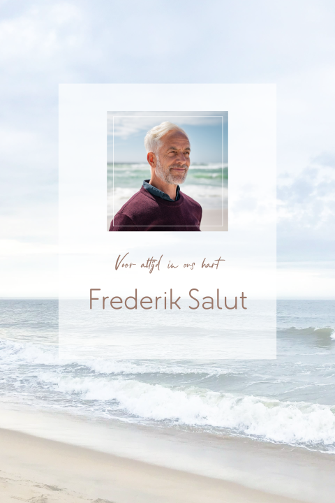 Herinneringskaart met foto in kader en zee op de achtergrond