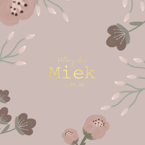 Geboortekaartje met bloemen en goudfolie voor een meisje