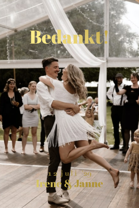 Bedankkaart voor na de bruiloft met mooie trouwfotos en goudfolie