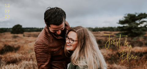 Trouwkaart met foto en letters in foliedruk