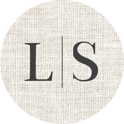 Sluitsticker voor bij de trouwkaart met initialen naam linnen look