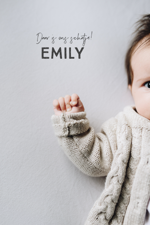 Lief geboortekaartje voor een meisje met newborn foto