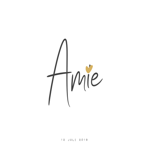 Rustig minimalistisch geboortekaartje met hartje voor een meisje