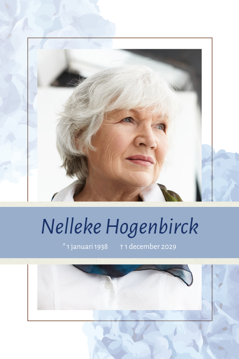 Rouwkaart met foto en blauwe hortensia in waterverf
