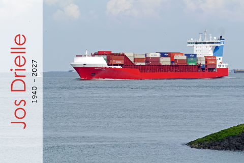 Rouwkaart met afbeelding van een containerschip