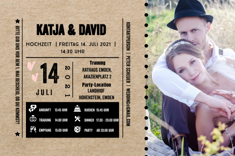 Hochzeitseinladung mit Bild und Infos in Form einer Eintrittskarte