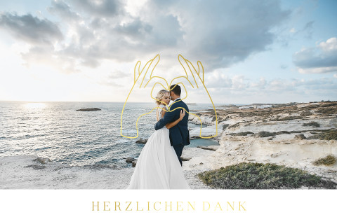 Dankeskarte mit Ihrem Foto und Händen zum Herz geformt: "Hand in Hand"