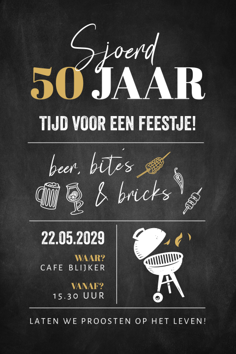 Feestelijke uitnodiging met krijtbord, barbecue