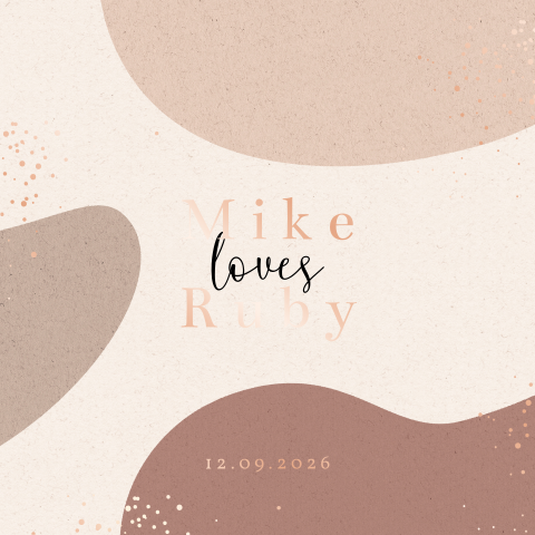 Abstracte folie trouwkaart met kartonlook en trendy kleuren