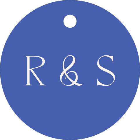 Rond label voor een bruiloft met initialen bruidspaar