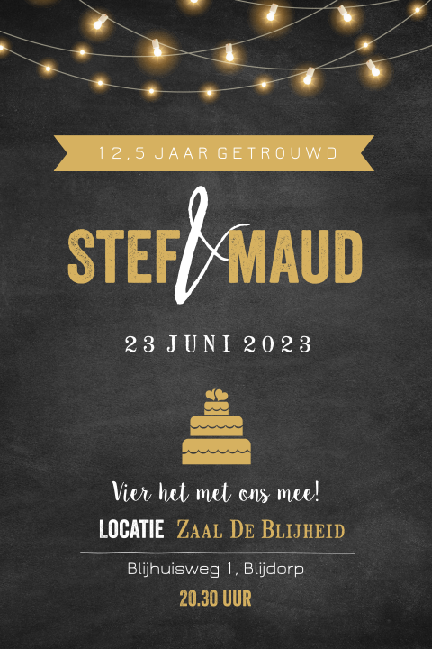 Krijtbord uitnodiging 12,5 jaar getrouwd met lampjes slinger