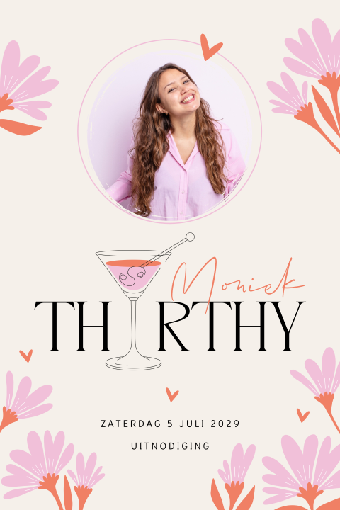 30 jaar uitnodiging voor een vrouw met bloemen en een cocktailglas