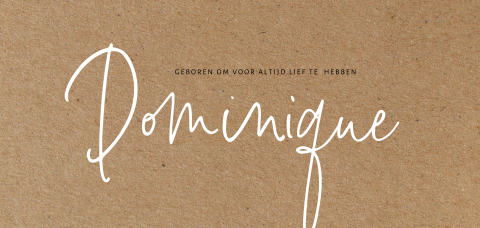 Geboortekaartje met kartonnen achtergrond en sierlijke letters