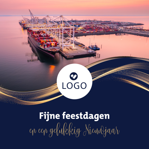 Maritiem kerstkaart zakelijk met sfeerfoto vrachtschip op zee