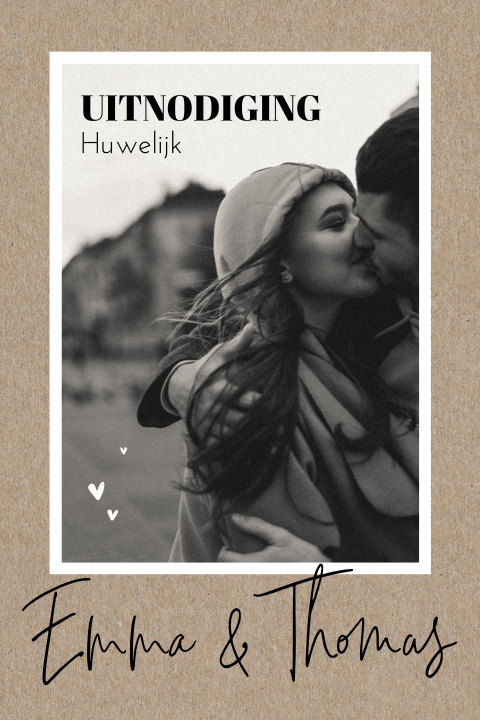 Kraft trouwkaart met foto in wit kader en leuke lettertypes