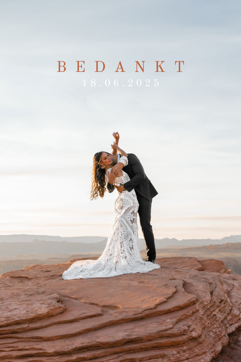 Bedankkaart op echt kraft met foto en roestbruine tekst