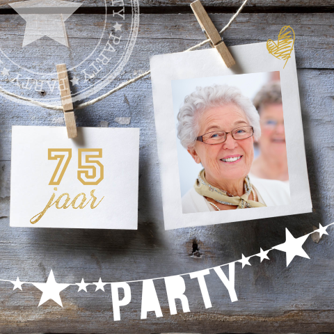 Hippe uitnodiging 75 jaar met foto en hout