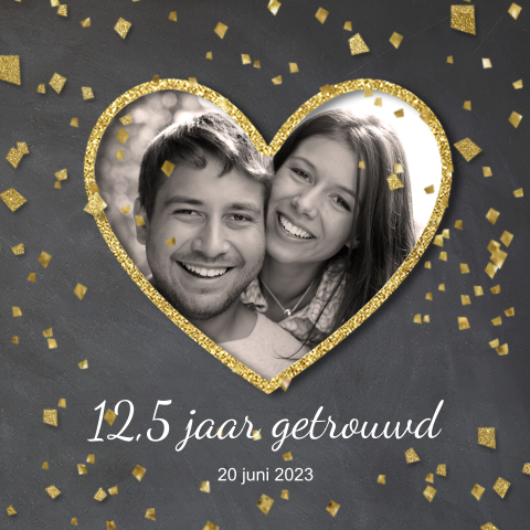 Jubileumkaart 12,5 jaar getrouwd met stoer krijtbord en gouden hart