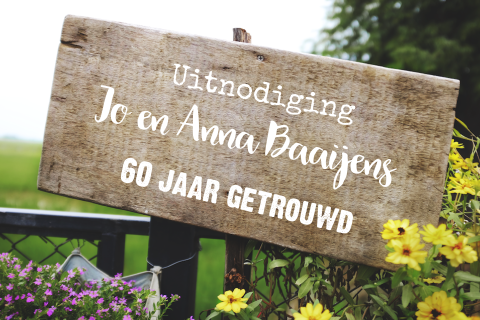 Landelijke jubileumkaart met houten bord