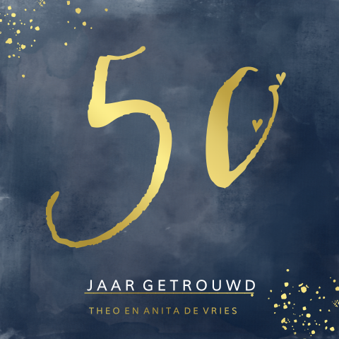 Chique goudfolie uitnodiging 50 jarig huwelijk met blauwe watercolor