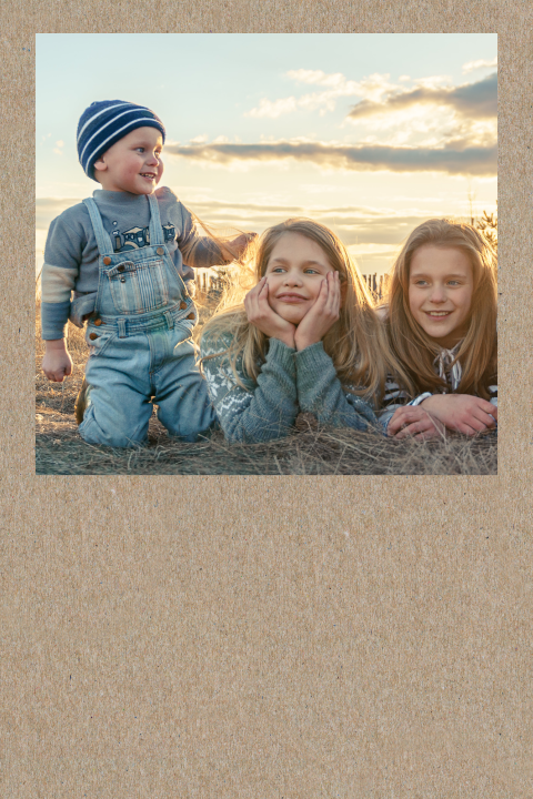 Kerstkaart in kraft-look met foto - staand formaat