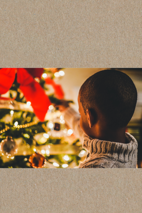Kerstkaart van echt kraftpapier in staand formaat met foto