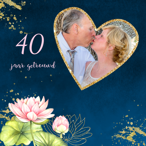 Uitnodiging jubileum 40 jaar met foto in hartje en lotus bloemen
