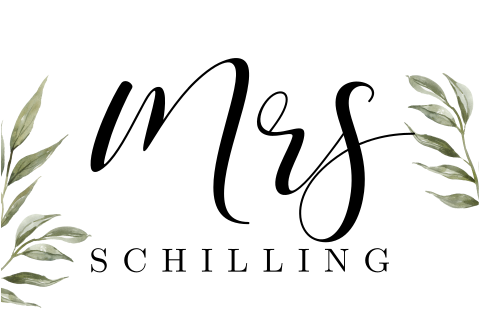 Stuhldekoration "Mrs" mit Namen und botanischen Elementen