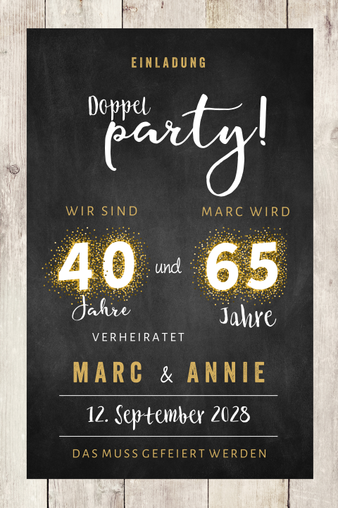 Hübsche Einladung zur Doppelparty mit Holzhintergrund