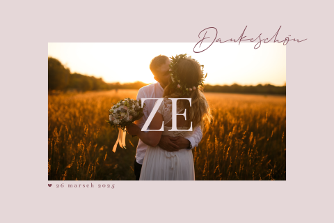 Rosa Hochzeits-Dankeskarte mit großen Initialen und Foto